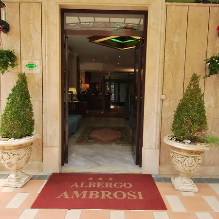Ambrosi Hotell 3*