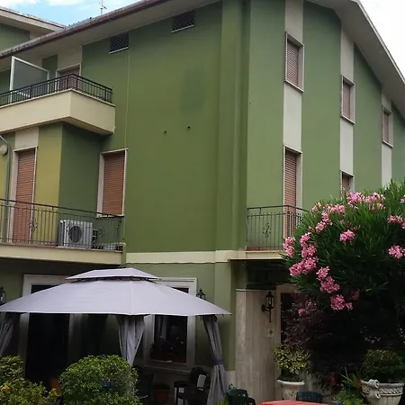 Hotell Ambrosi 3*